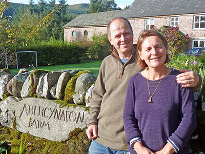 Abercynafon Farm Barn - Rhiannon & Nick