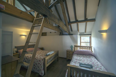 Abercynafon Farm – family bedroom